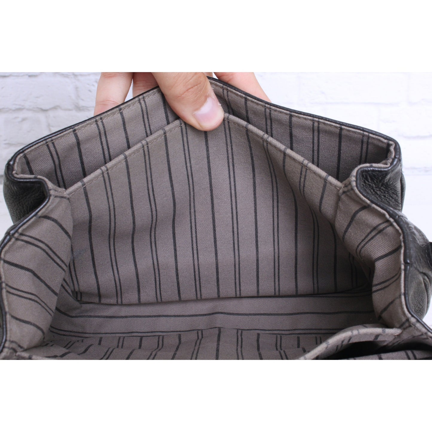 Louis Vuitton Pochette Metis Black Empreinte