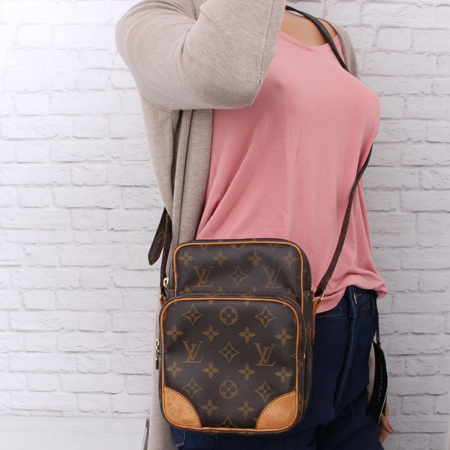 Louis Vuitton Amazon Crossbody Monogram Shoulder Bag Leather Small Purse A4067