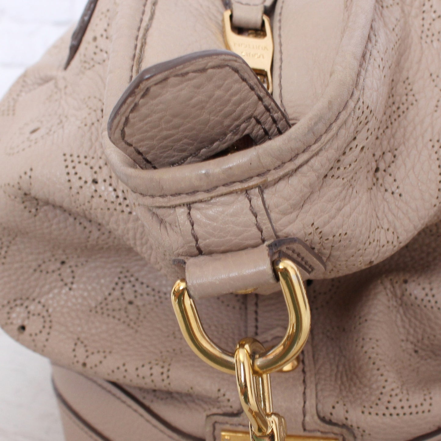 Louis Vuitton Stella PM Gray Mahina Satchel Shoulder Handbag Purse Leather A3967