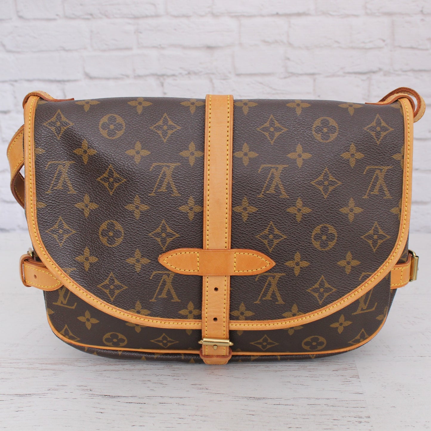 Louis Vuitton Saumur 30 Monogram Crossbody & Shoulder Bag Messenger Brown A5115