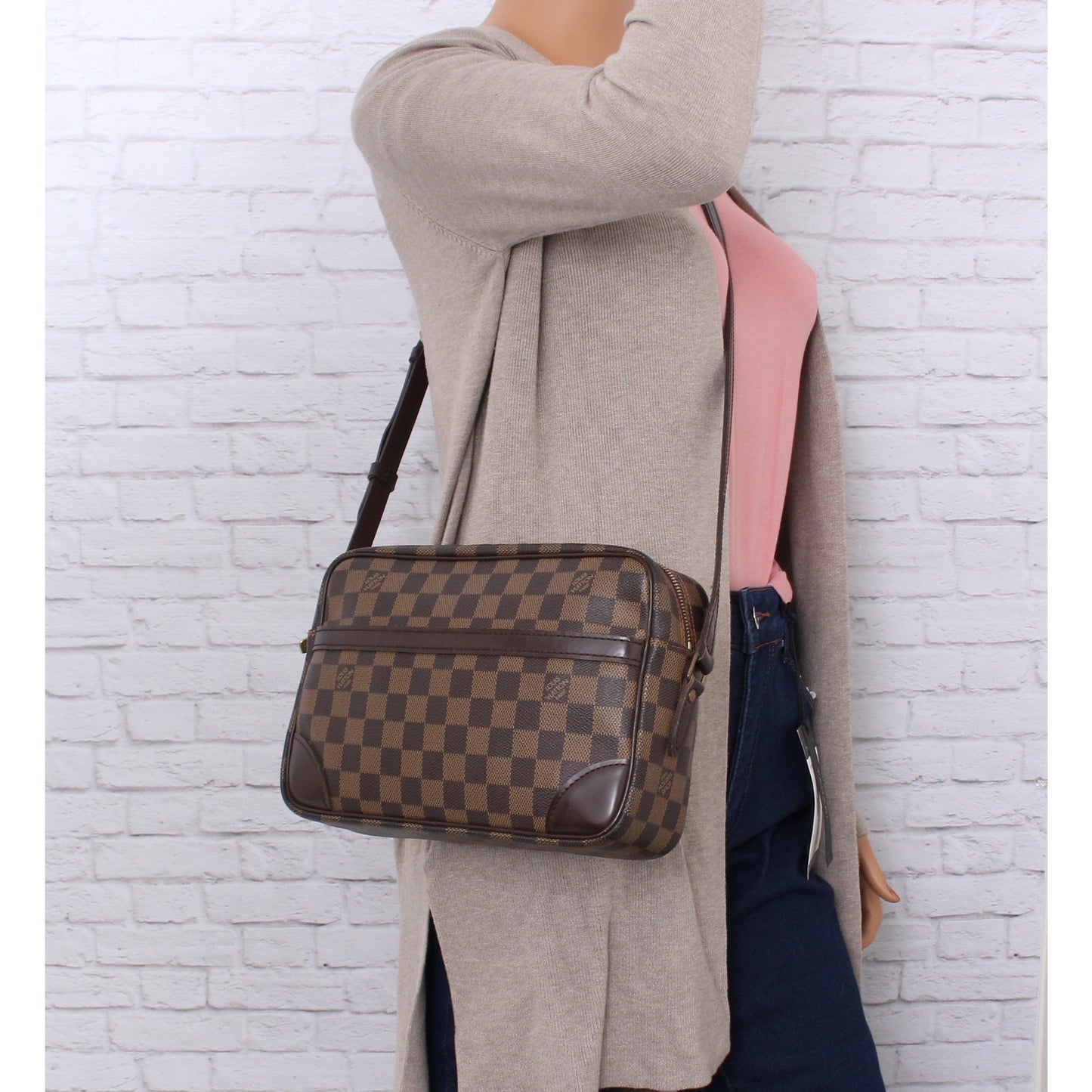 Louis Vuitton Trocadero 27 MM Damier Ebene Crossbody
