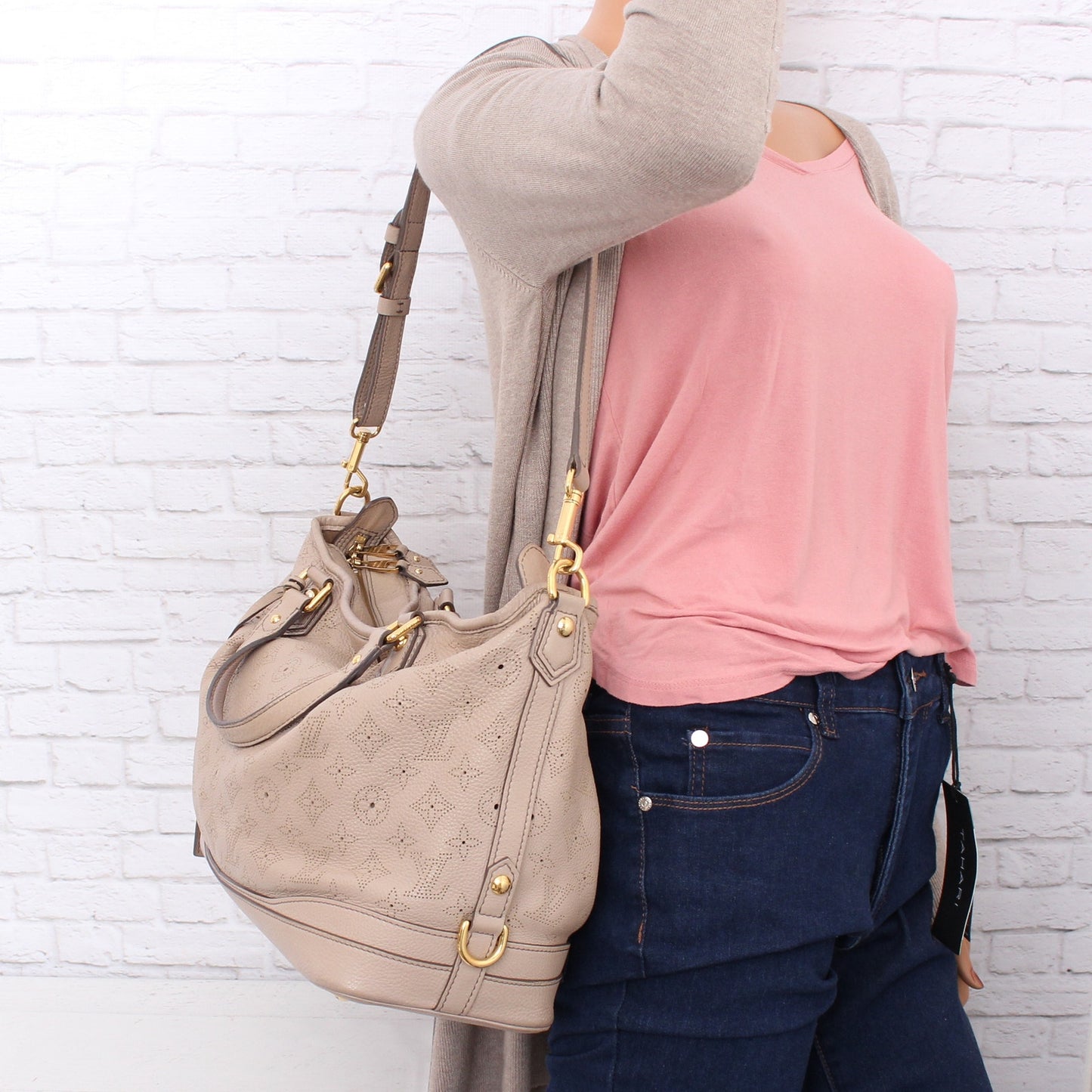 Louis Vuitton Stella PM Gray Mahina Satchel Shoulder Handbag Purse Leather A3967