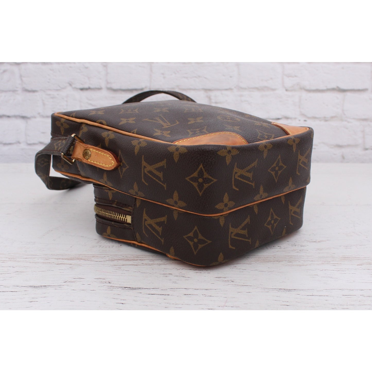 Louis Vuitton Amazon Crossbody Monogram Shoulder Bag Leather Small Purse A4067