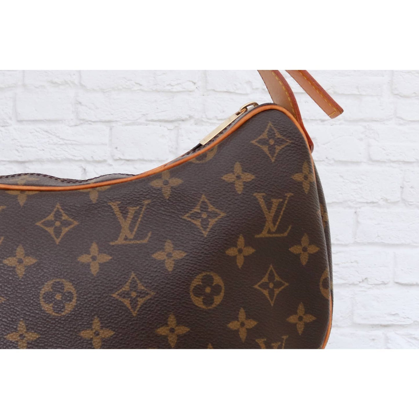 Louis Vuitton Croissant MM Monogram Hobo Shoulder Bag