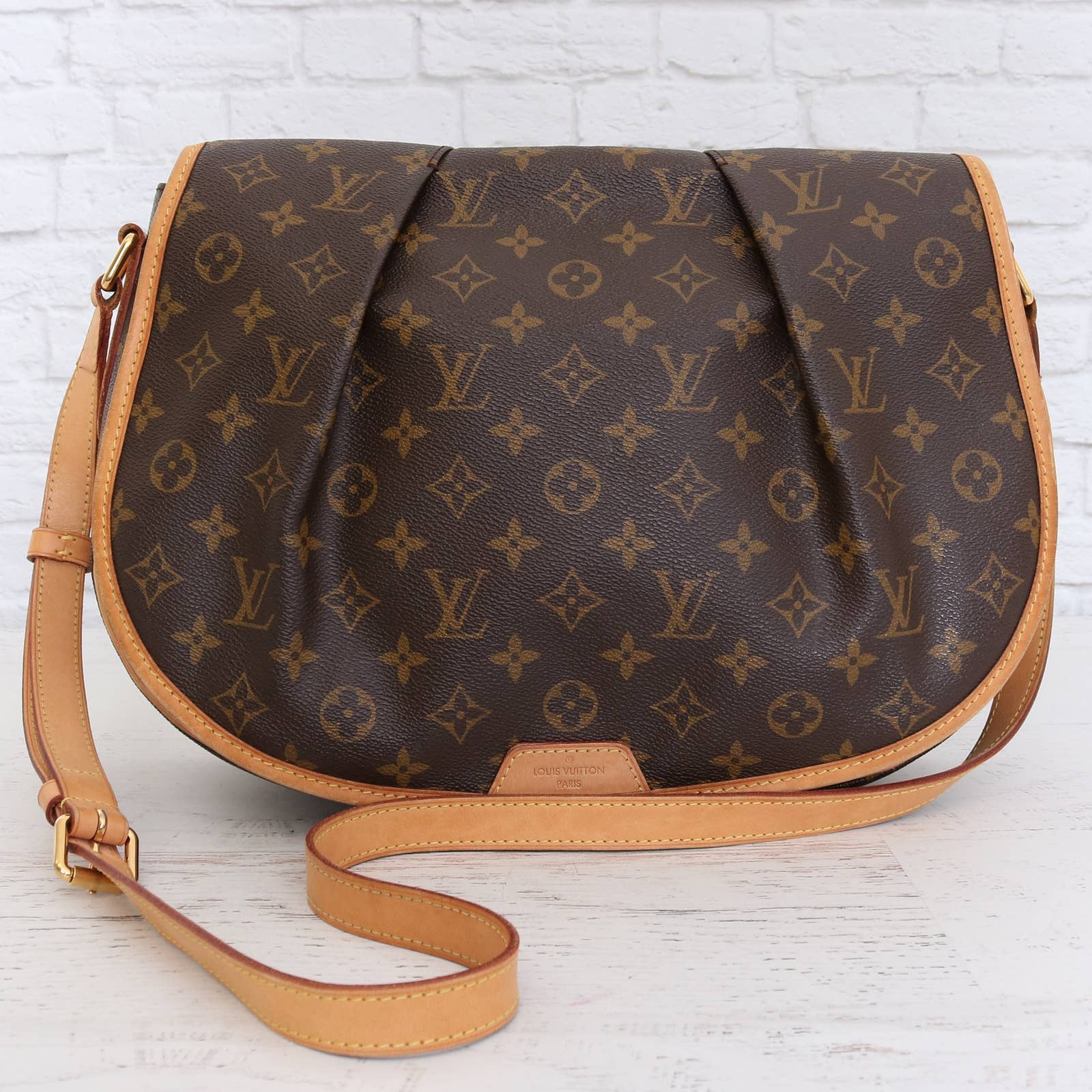 Louis Vuitton - Authenticated Menilmontant Handbag - Leather Brown for Women, Very Good Condition