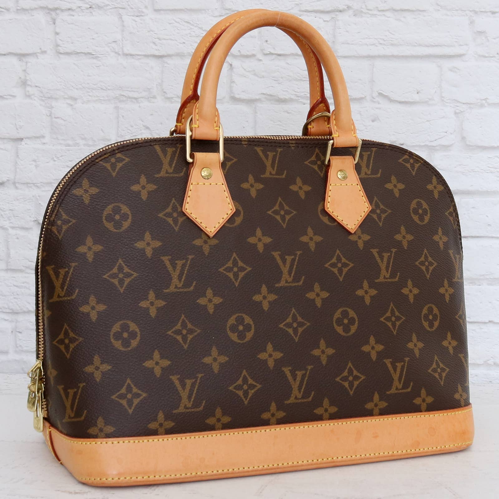 Louis Vuitton Alma MM Monogram LV Satchel Purse Brown Bag Handbag