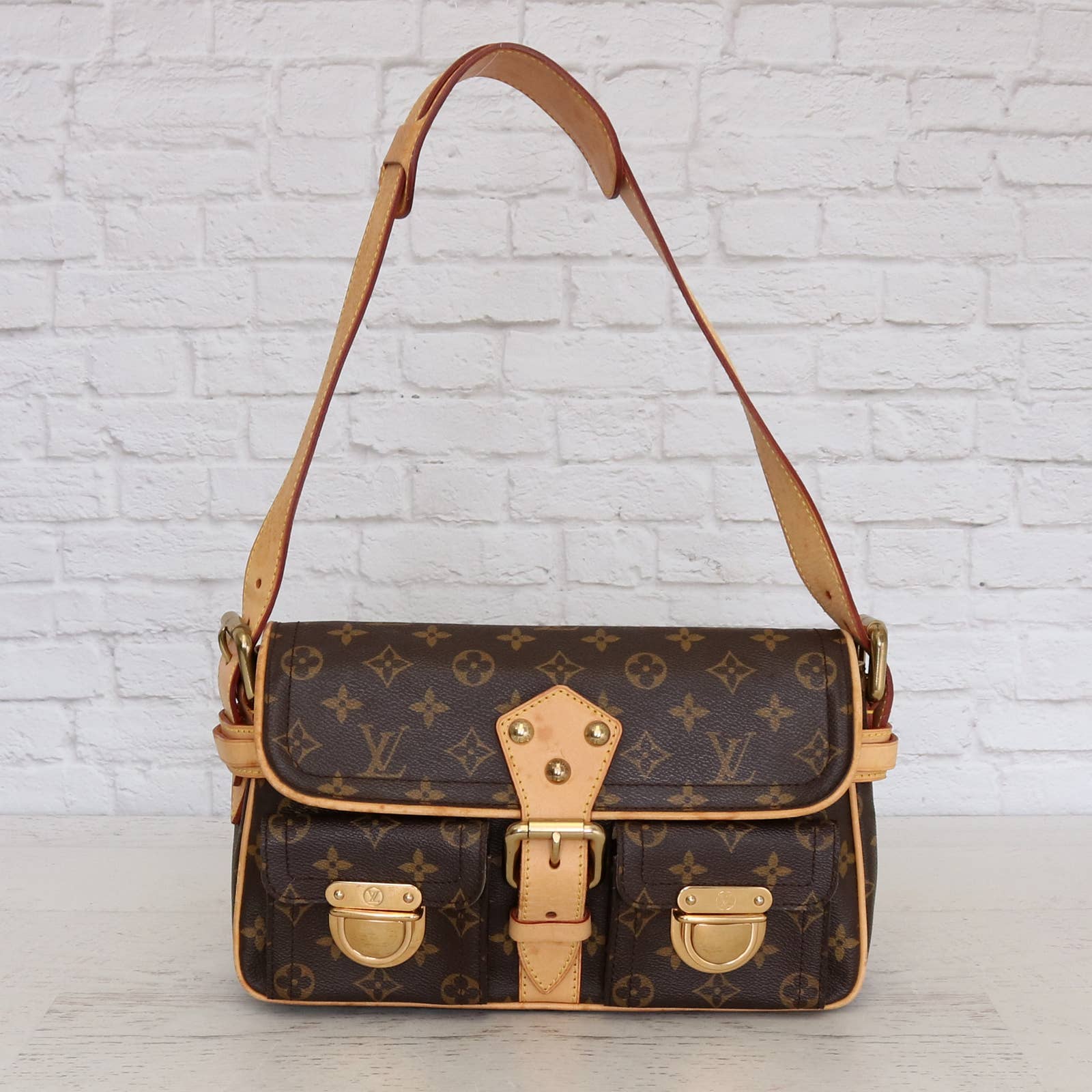 Louis Vuitton Hudson PM Monogram Bag Shoulder Purse Brown LV