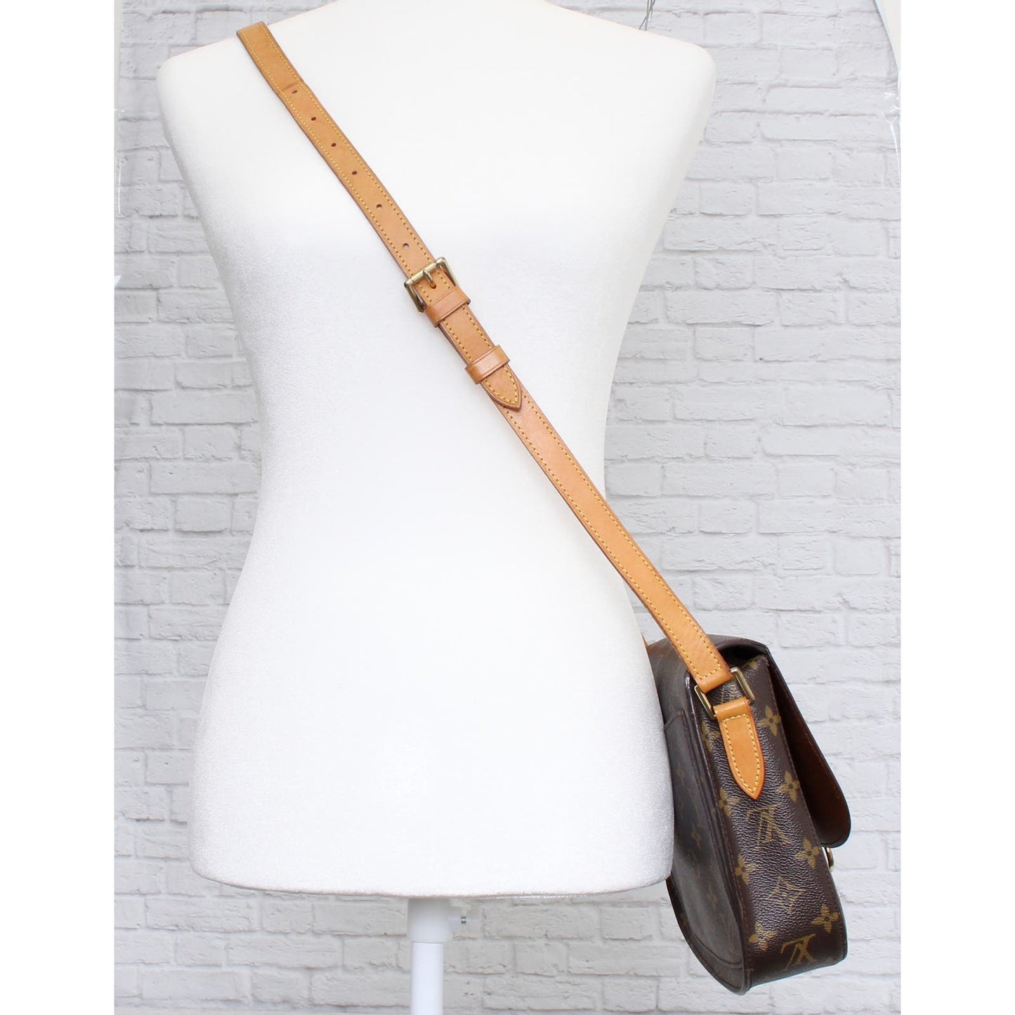 Louis Vuitton Saint Cloud GM Monogram Crossbody