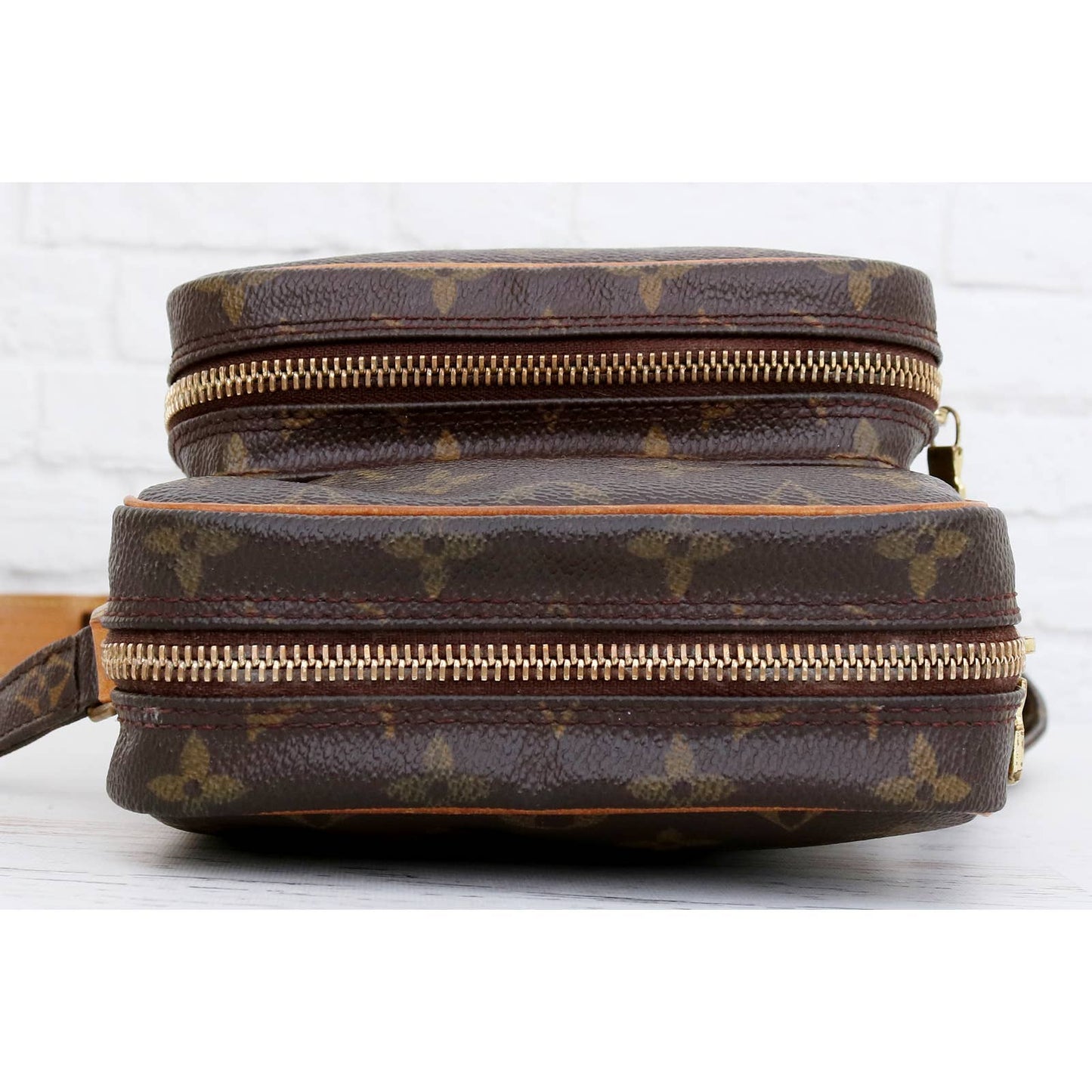 Louis Vuitton Amazon Crossbody Monogram Bag Messenger Purse Leather LV