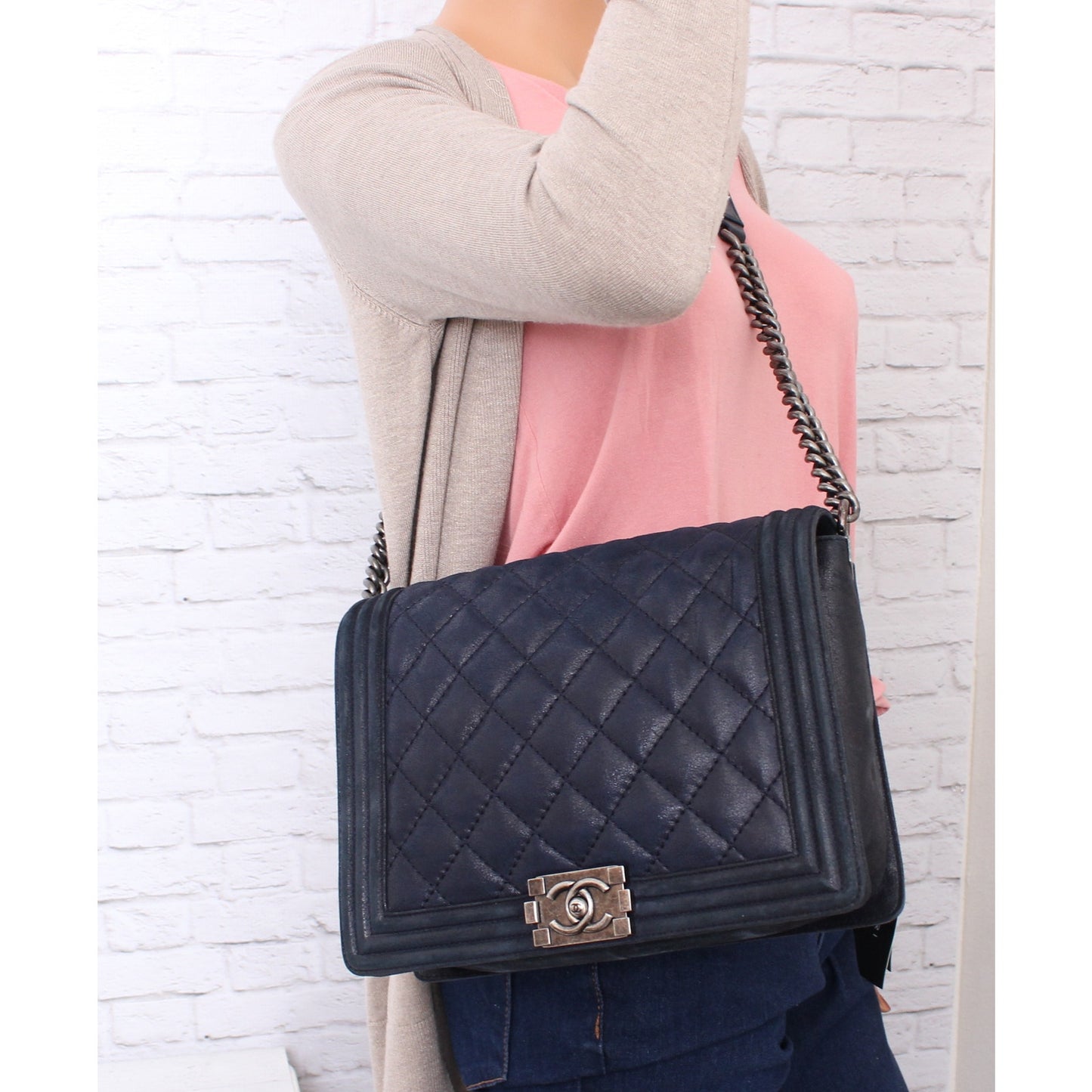 Chanel Boy Bag Navy Calfskin Leather Shoulder Crossbody Handbag Purse A4574