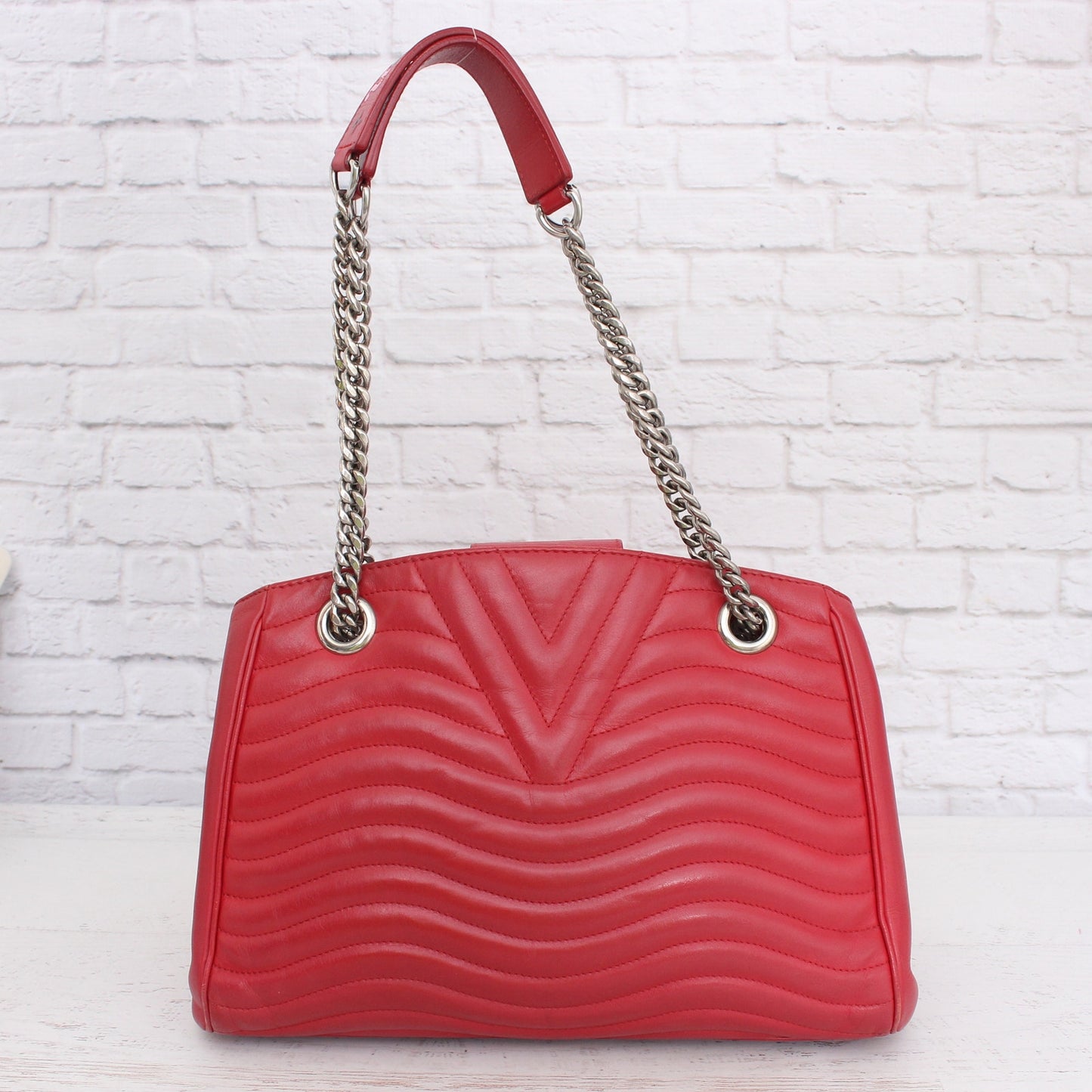 Louis Vuitton New Wave Chain Tote Red Leather Shoulder Purse A4057