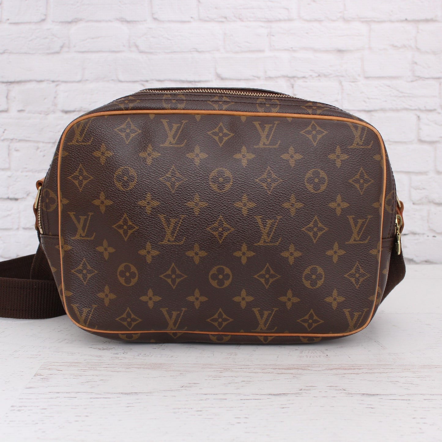 Louis Vuitton Reporter PM Monogram Crossbody & Shoulder Bag Messenger Zip A2649