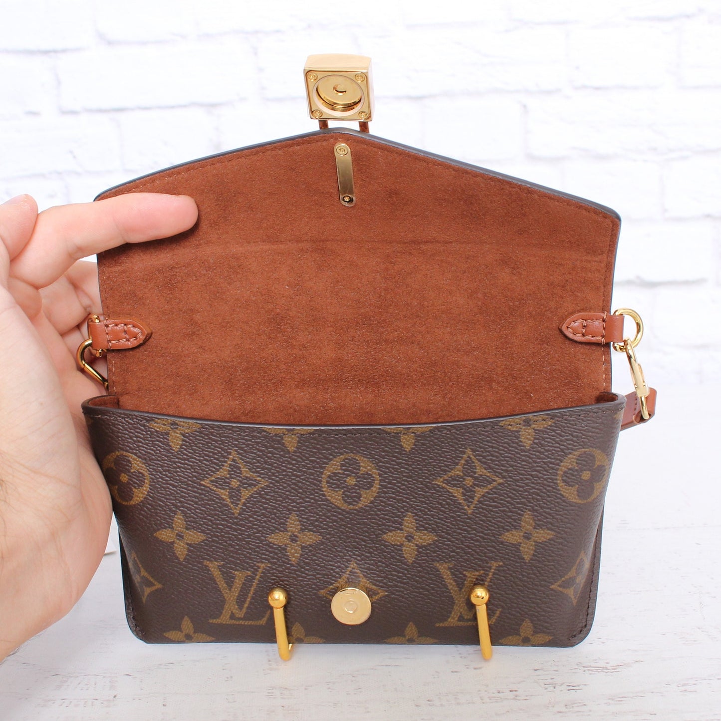 Louis Vuitton Padlock on Strap Monogram Crossbody Purse Handbag Clutch A5383