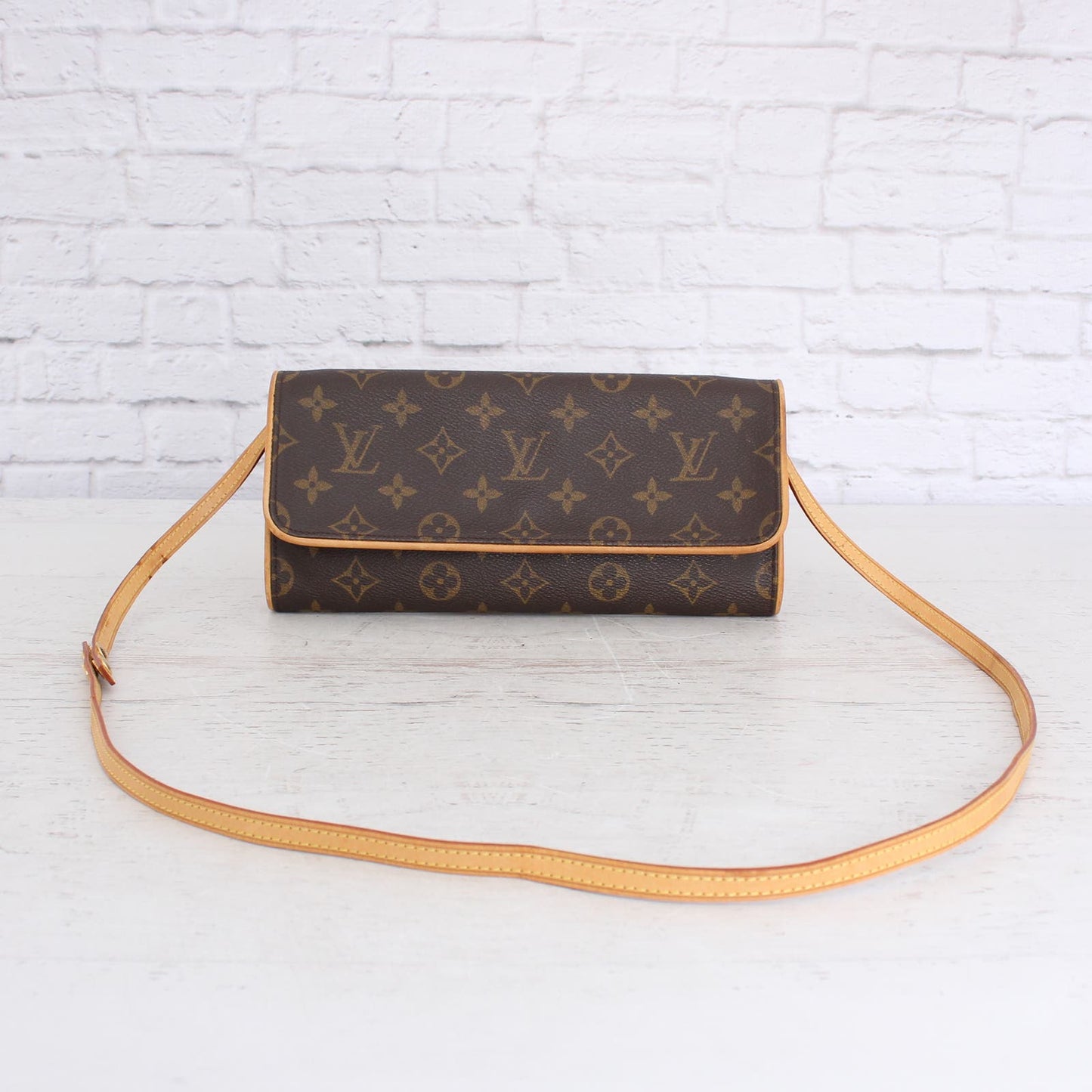 Louis Vuitton Pochette Twin GM Monogram Crossbody Purse Handbag Clutch