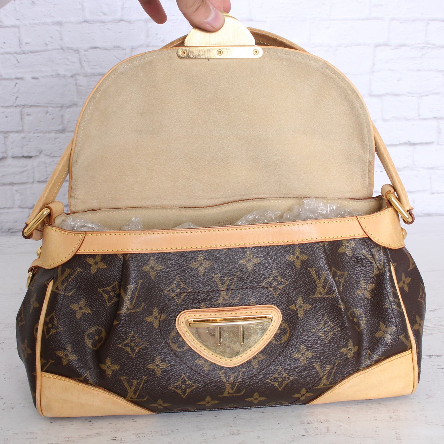 Louis Vuitton Beverly MM Monogram Shoulder Bag