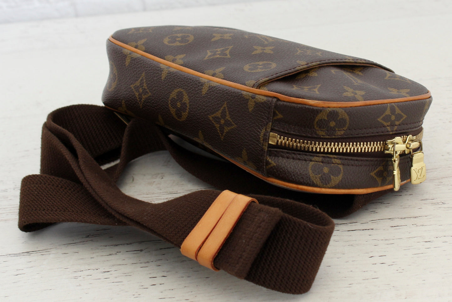 Louis Vuitton Pochette Monogram Bumbag Great Condition