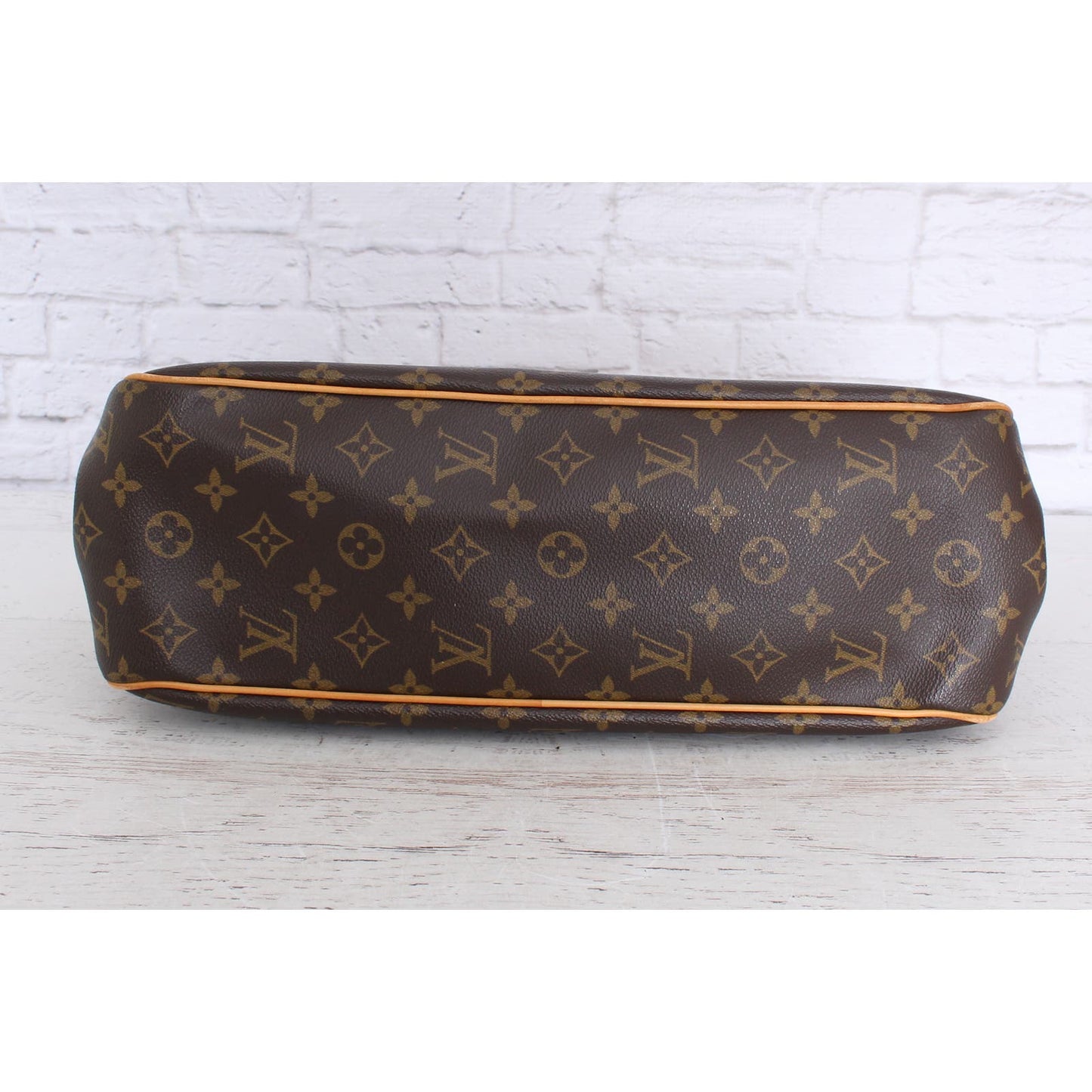 Louis Vuitton Batignolles Horizontal Monogram Shoulder Bag