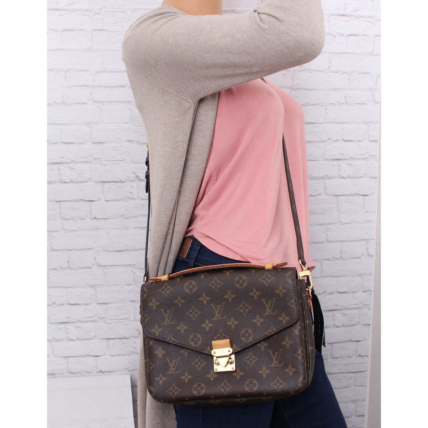 Louis Vuitton Pochette Metis Monogram Crossbody Shoulder Purse Handbag A5124