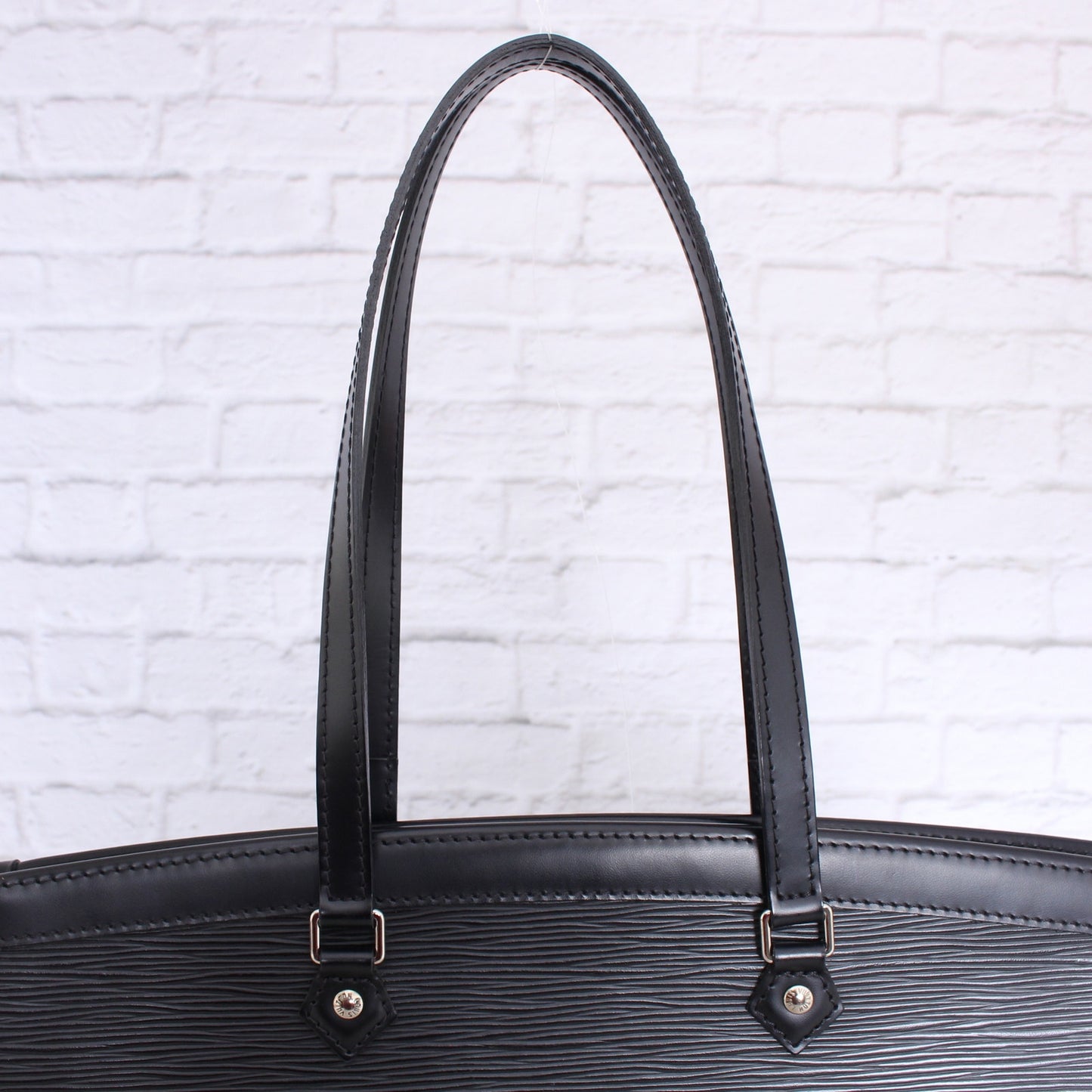 Louis Vuitton Madeleine GM Black Epi Shoulder Tote