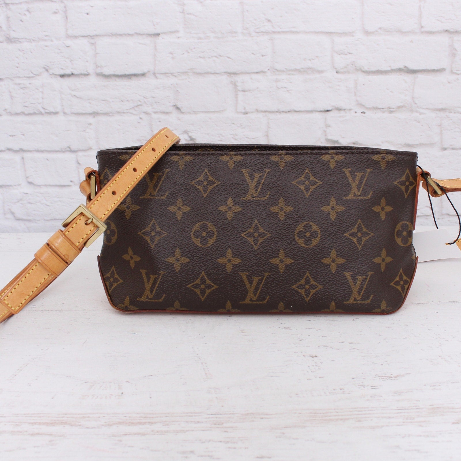 Louis Vuitton Trotteur Monogram Small Crossbody Leather Shoulder Handbag A4454