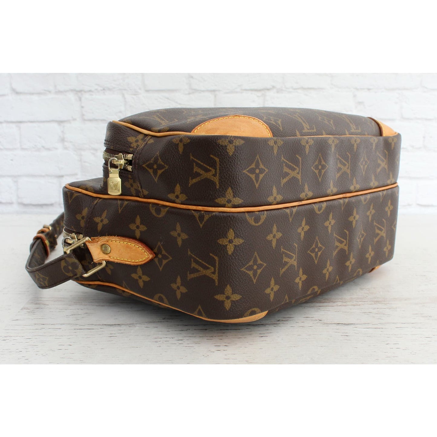 Louis Vuitton Nile Crossbody Monogram