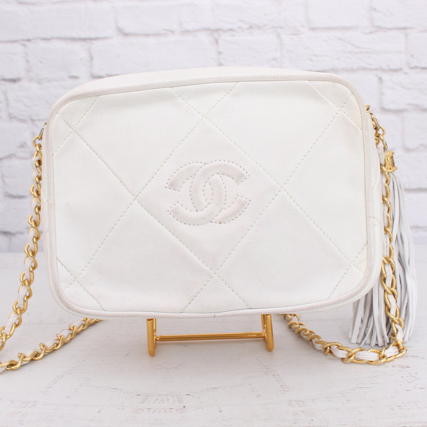 Chanel CC Camera Bag White Lambskin Leather Shoulder Crossbody Handbag A4050