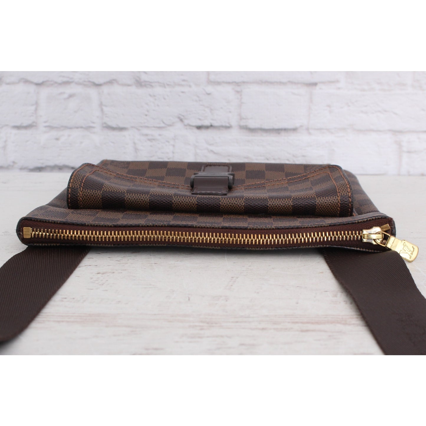 Louis Vuitton Pochette Melville Damier Ebene Crossbody Purse Shoulder