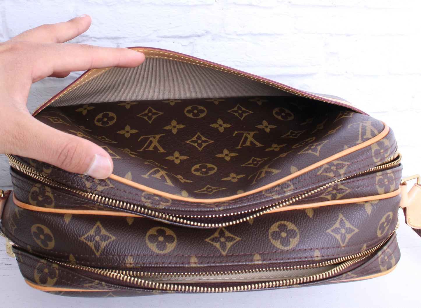 Louis Vuitton Reporter PM Monogram Crossbody SP1160