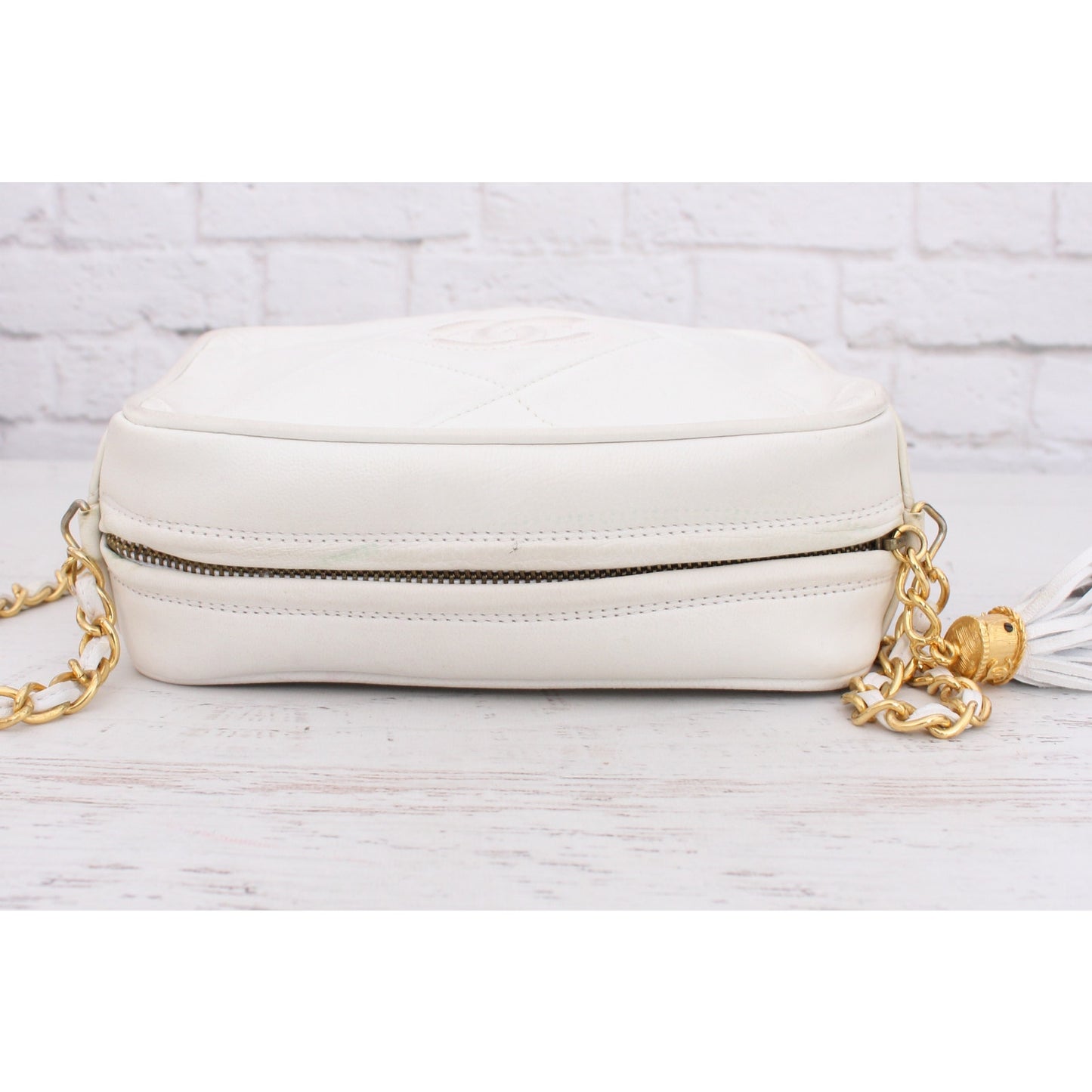 Chanel CC Camera Bag White Lambskin Leather Shoulder Crossbody Handbag A4050
