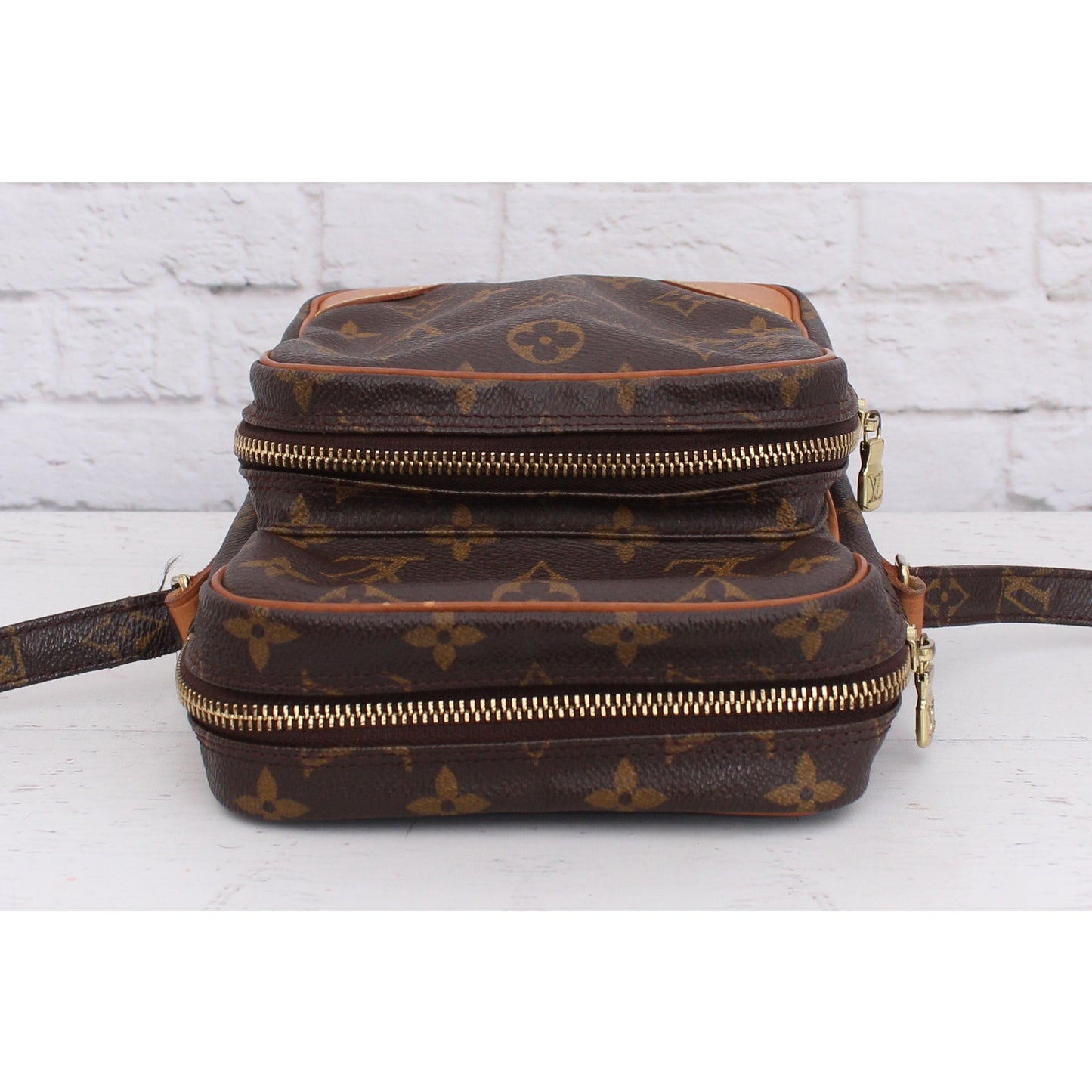 Louis Vuitton Amazon Crossbody Monogram Shoulder Bag Leather Small Purse A3943