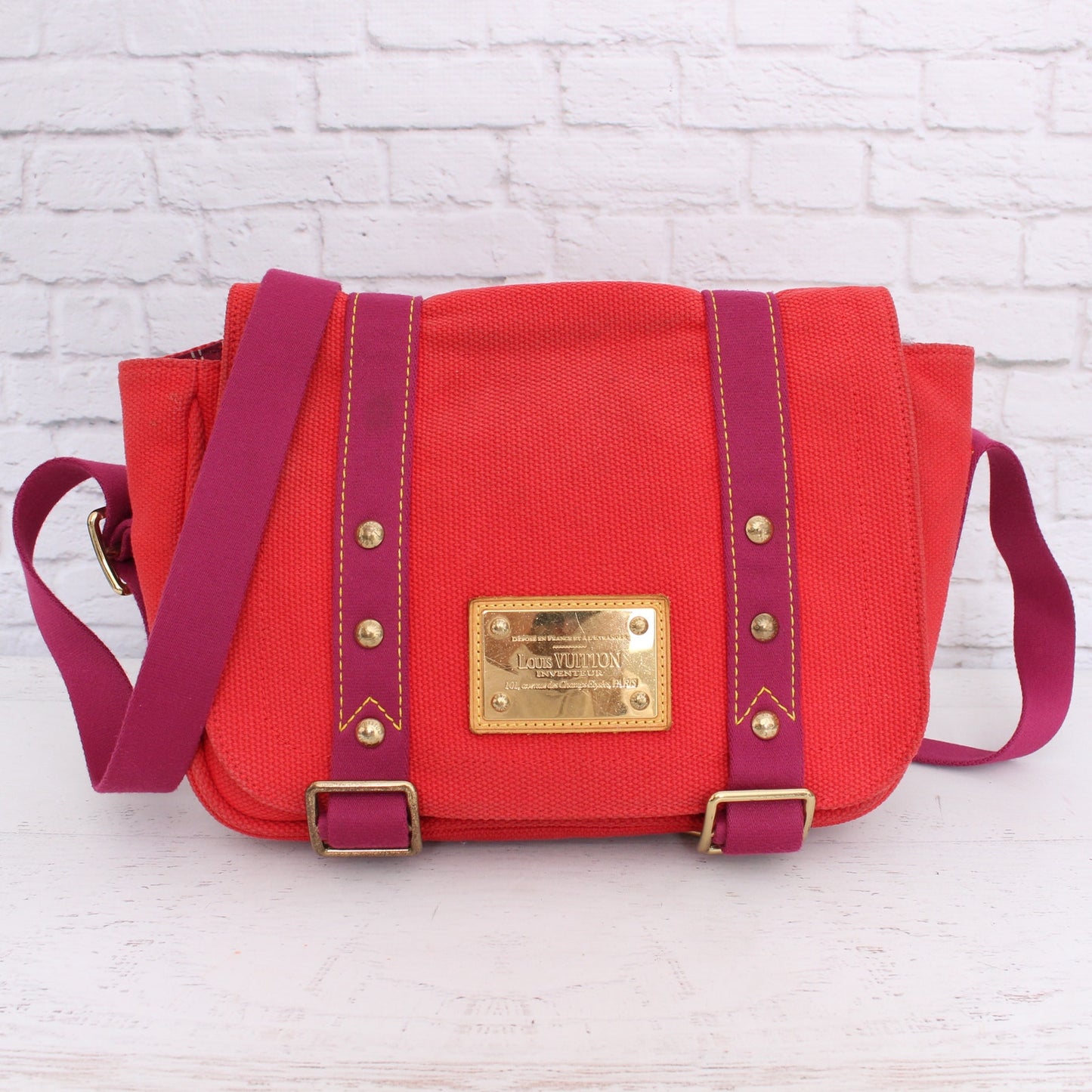 Louis Vuitton Besace PM Red Antigua Crossbody Purse Messenger Purse A3462