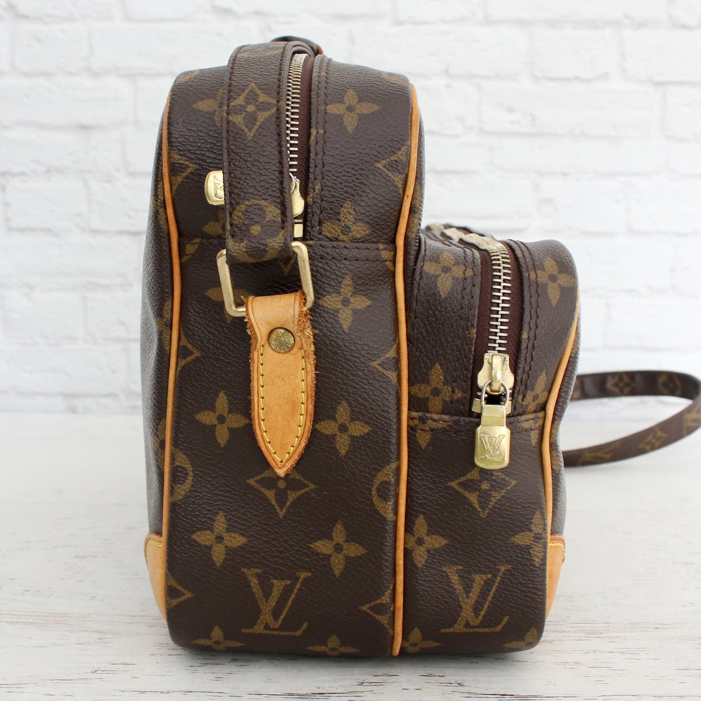 Louis Vuitton Nile Crossbody Monogram