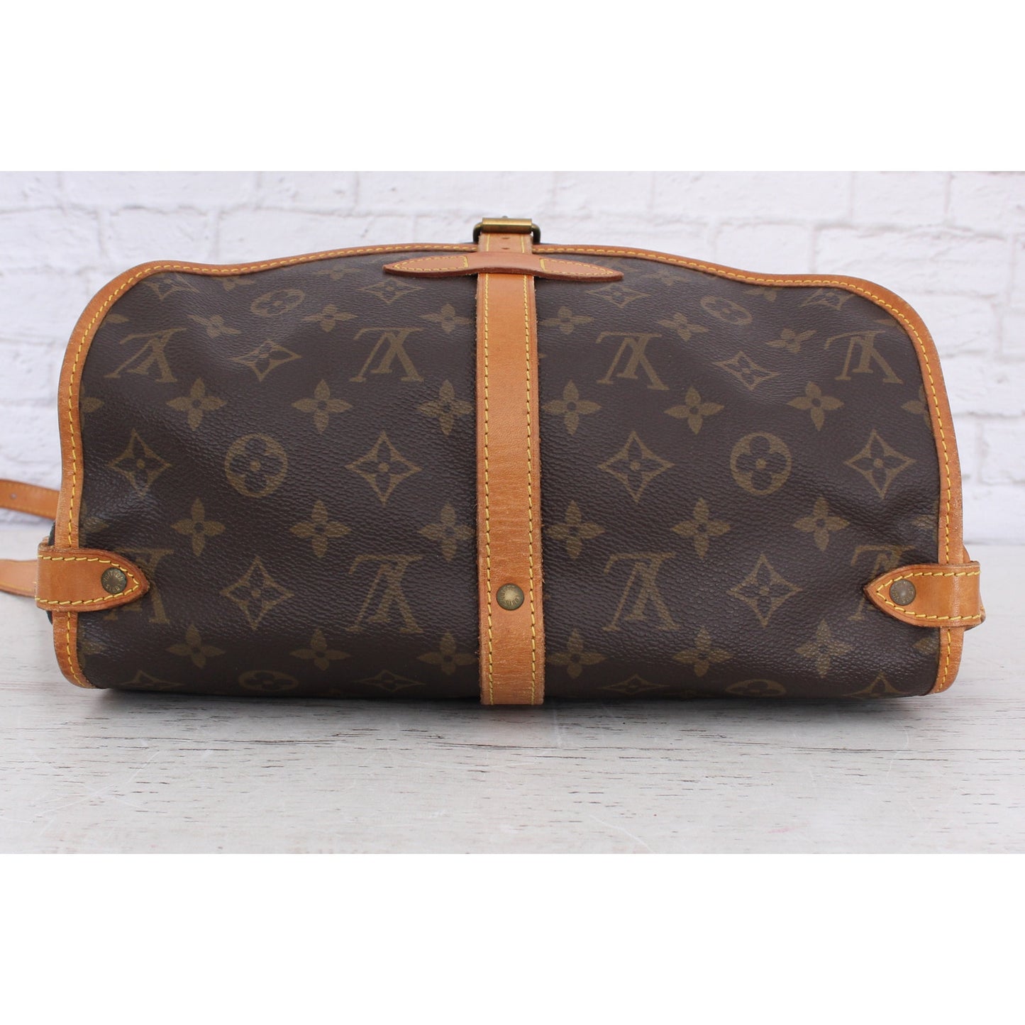 Louis Vuitton Saumur 30 Monogram Crossbody