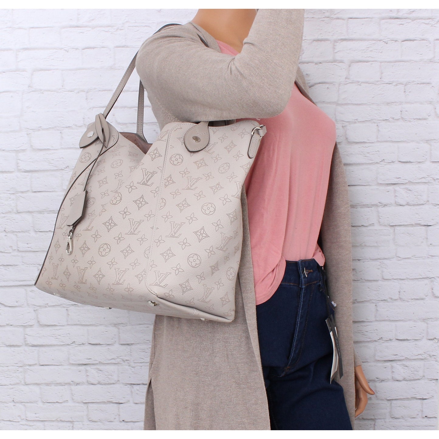 Louis Vuitton Hina MM with Pouch Gray Mahina Shoulder Bag