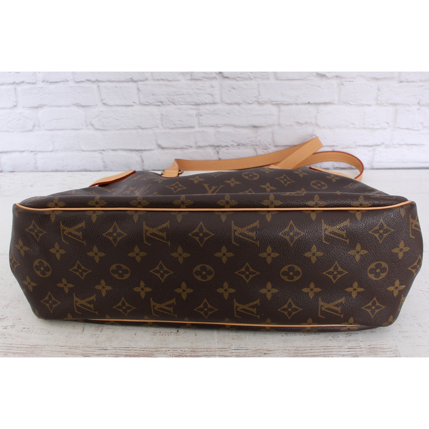 Louis Vuitton Batignolles Horizontal Monogram Shoulder Purse Leather