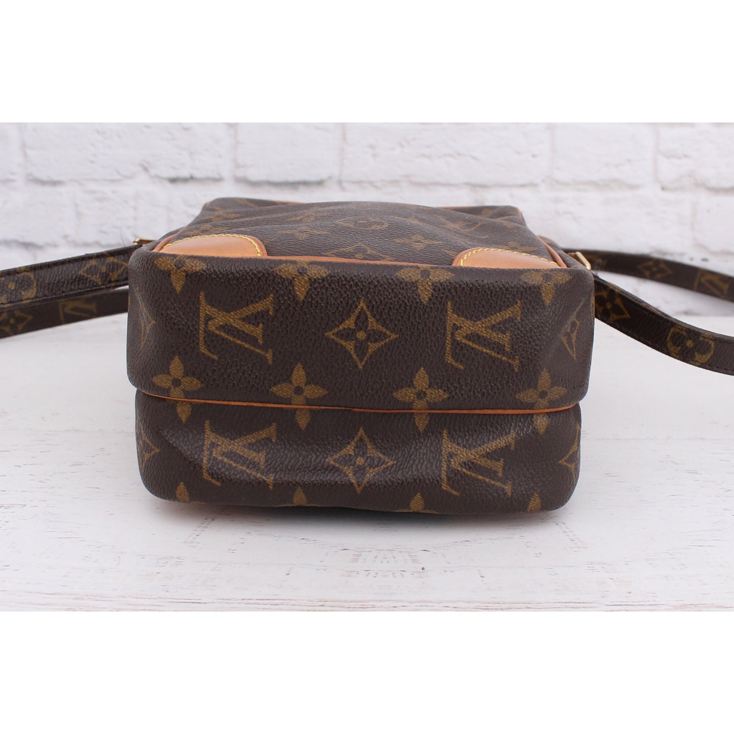 Louis Vuitton Amazon Crossbody Monogram Shoulder Bag Leather Small Purse A3943