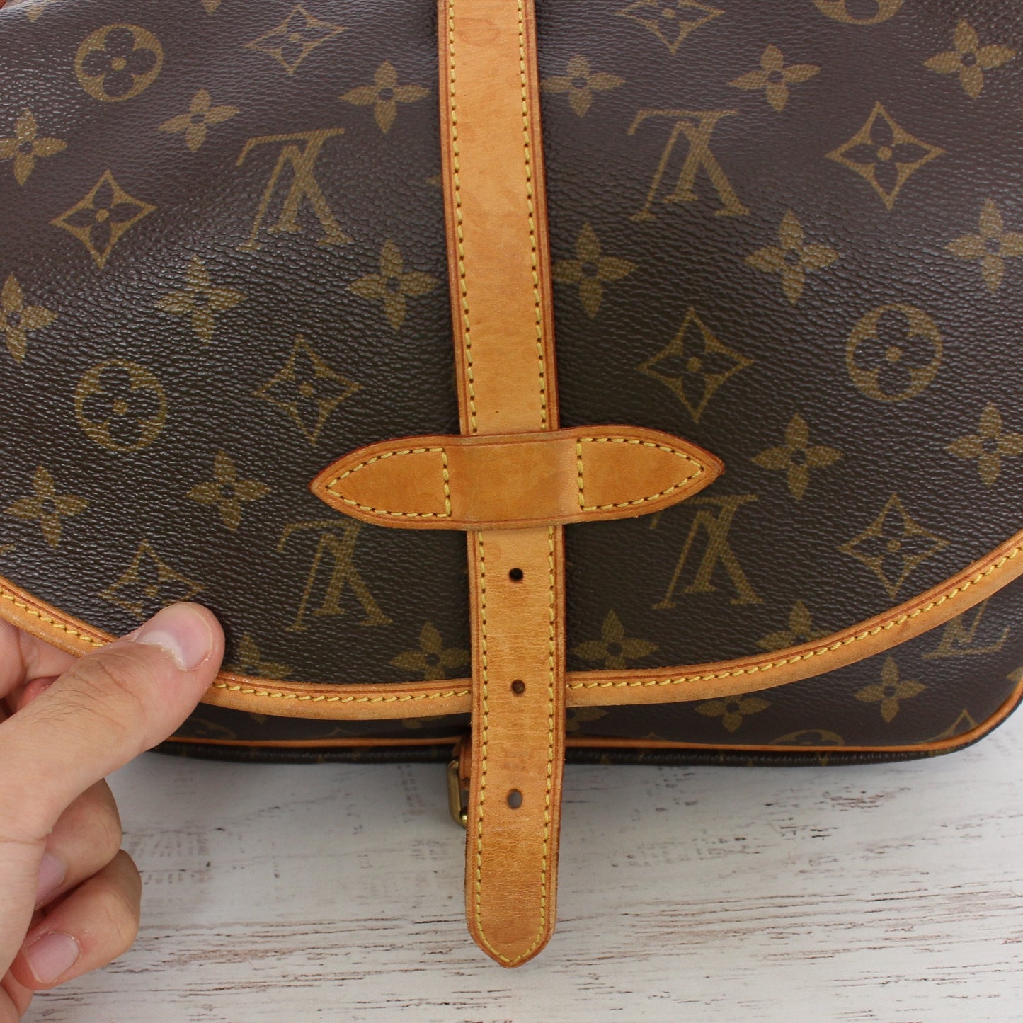 Louis Vuitton Saumur 30 Monogram Crossbody & Shoulder Bag Messenger Brown A4061