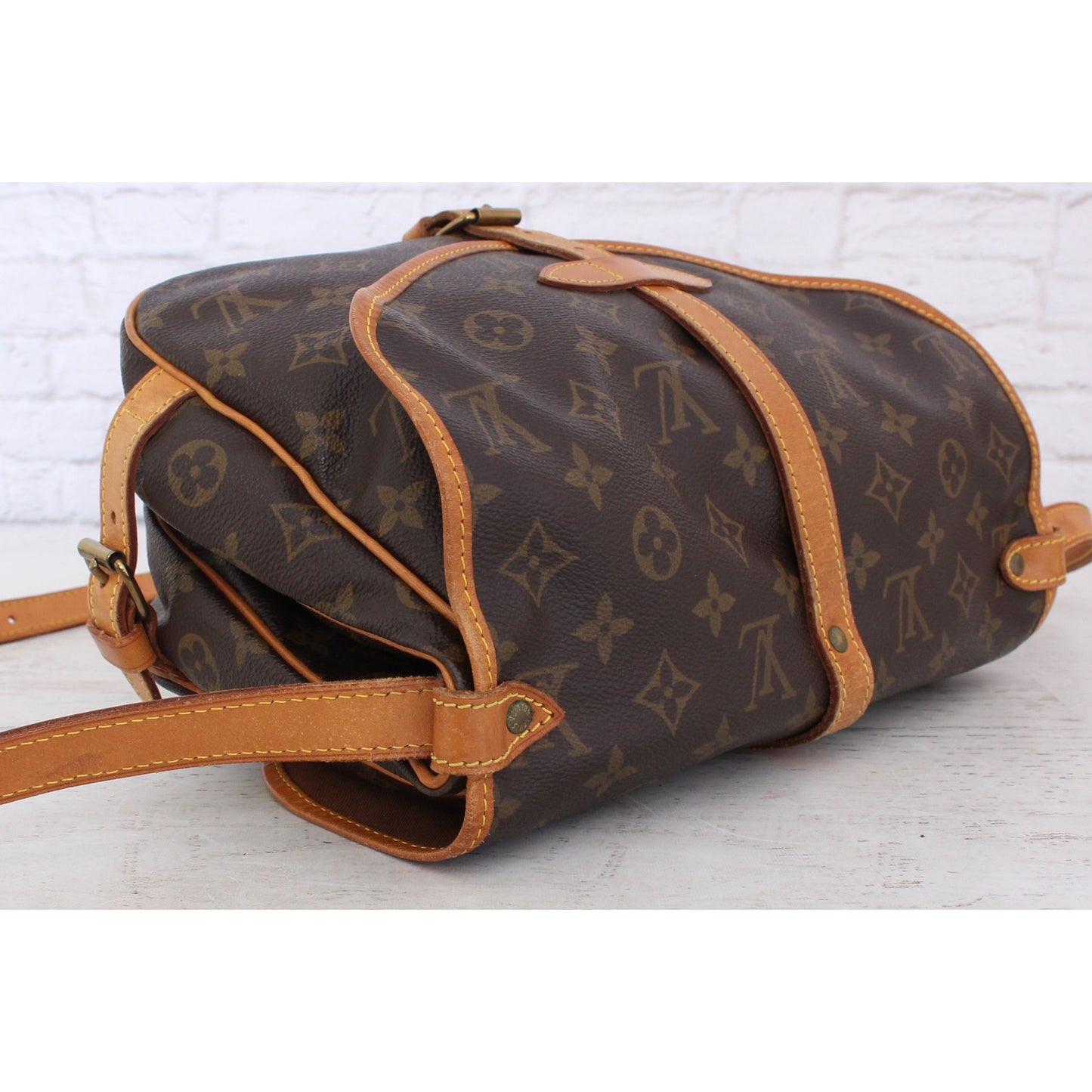 Louis Vuitton Saumur 30 Monogram Crossbody