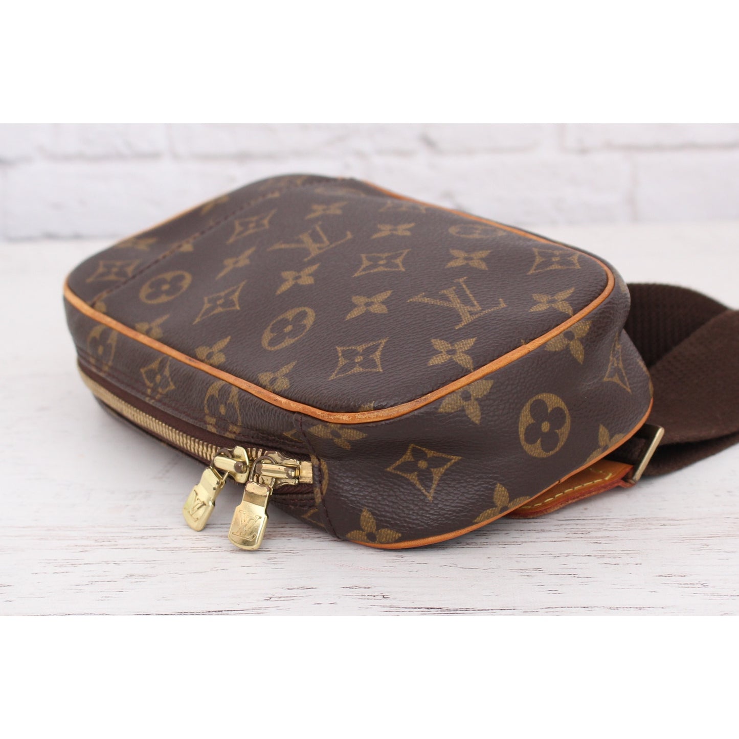 Louis Vuitton Pochette Gange Monogram Bumbag Belt Waist Crossbody Pouch A4285