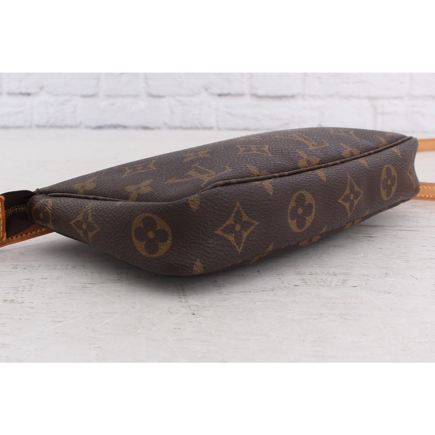 Louis Vuitton Pochette Accessoires Monogram Crossbody & Shoulder Clutch