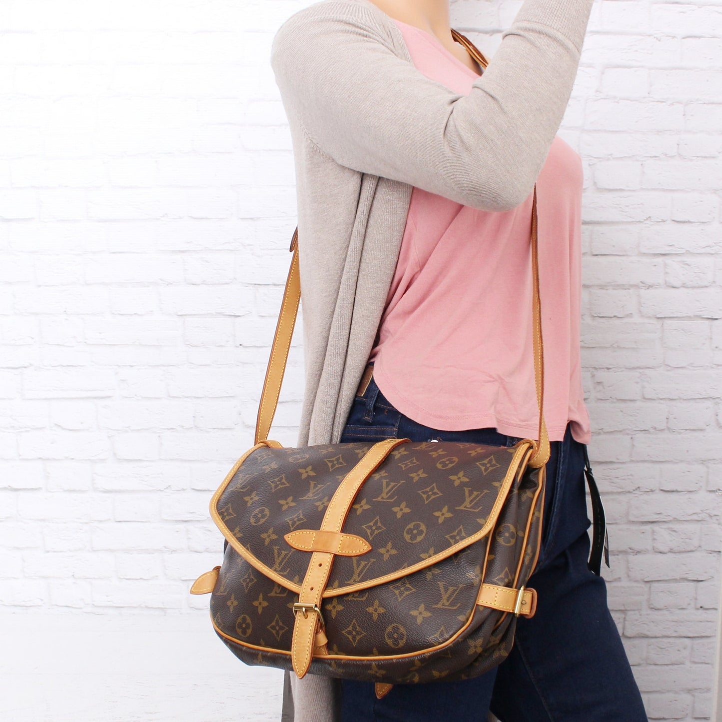 Louis Vuitton Saumur 30 Monogram Crossbody & Shoulder Bag Messenger Brown A5115