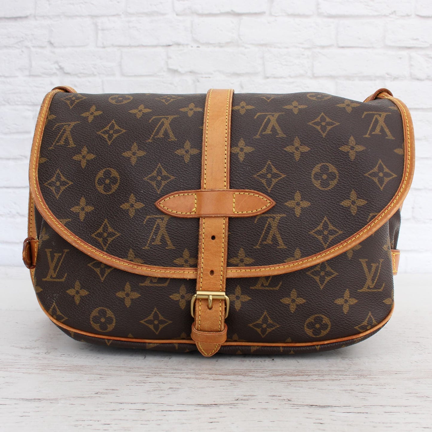 Louis Vuitton Saumur 30 Monogram Crossbody & Shoulder