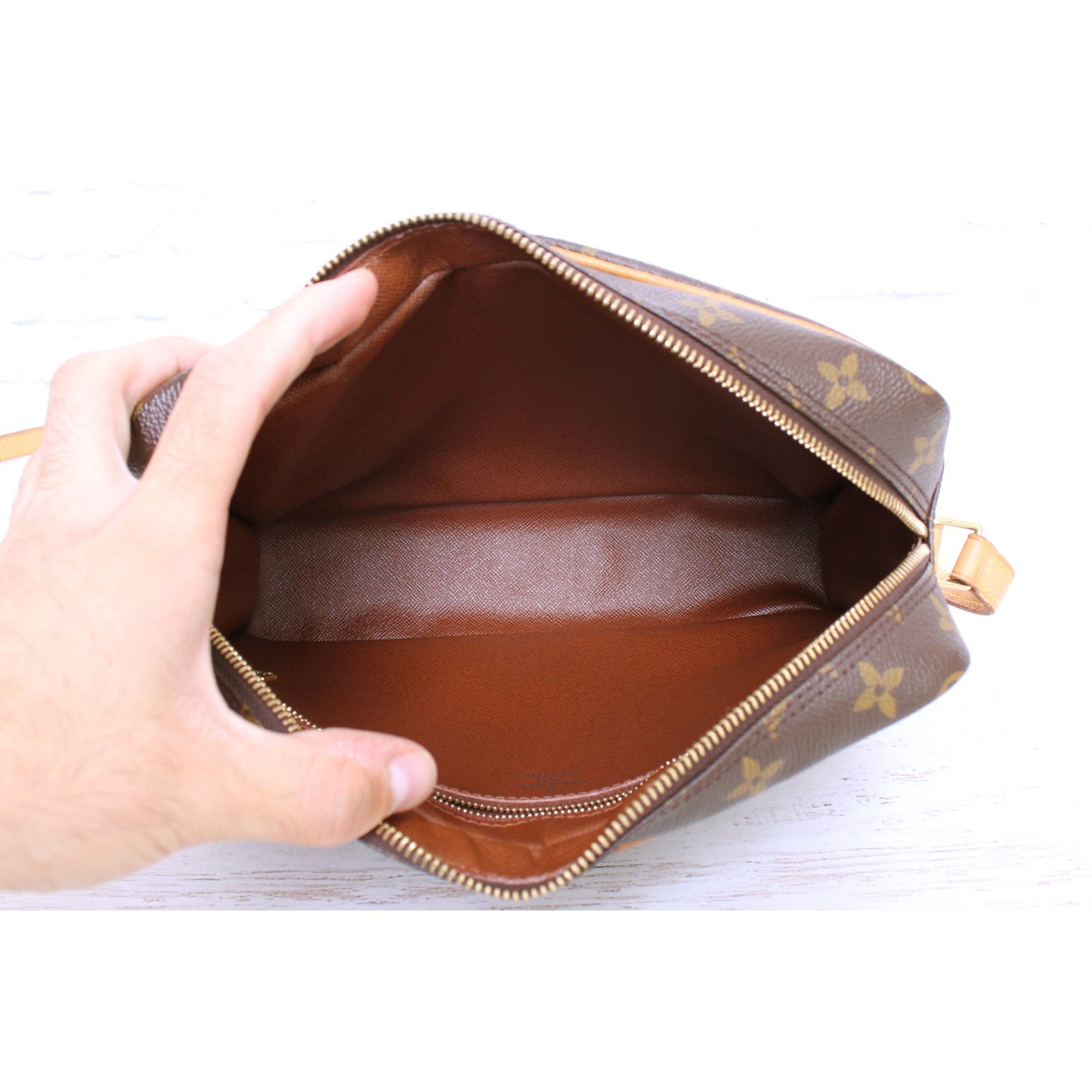 Louis Vuitton Trocadero 27 MM Monogram Crossbody Shoulder LV Handbag Purse A5186