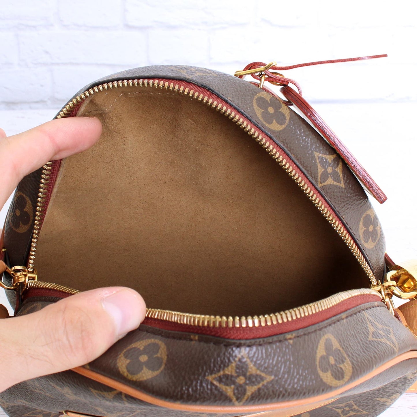 Louis Vuitton Boite Chapeau Souple MM Monogram Crossbody