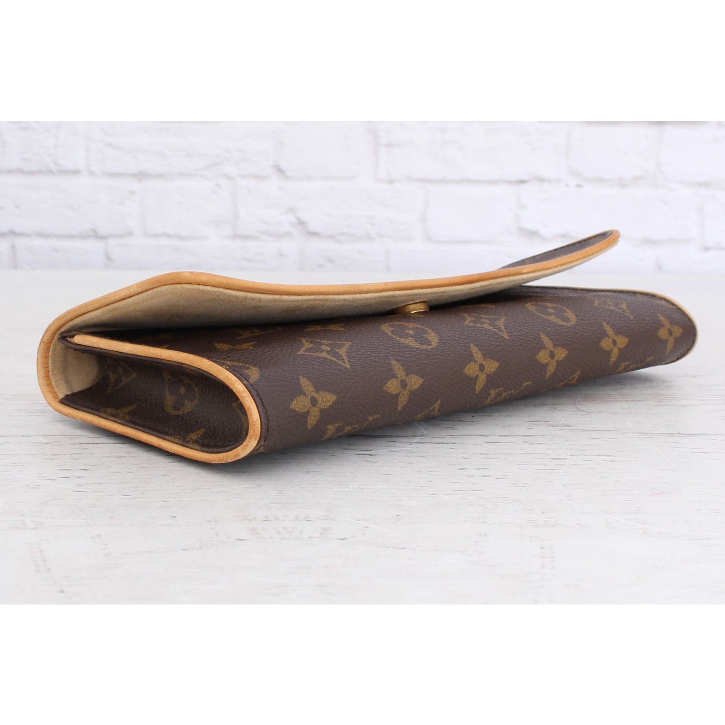 Louis Vuitton Pochette Twin GM Monogram Crossbody Purse Handbag Clutch