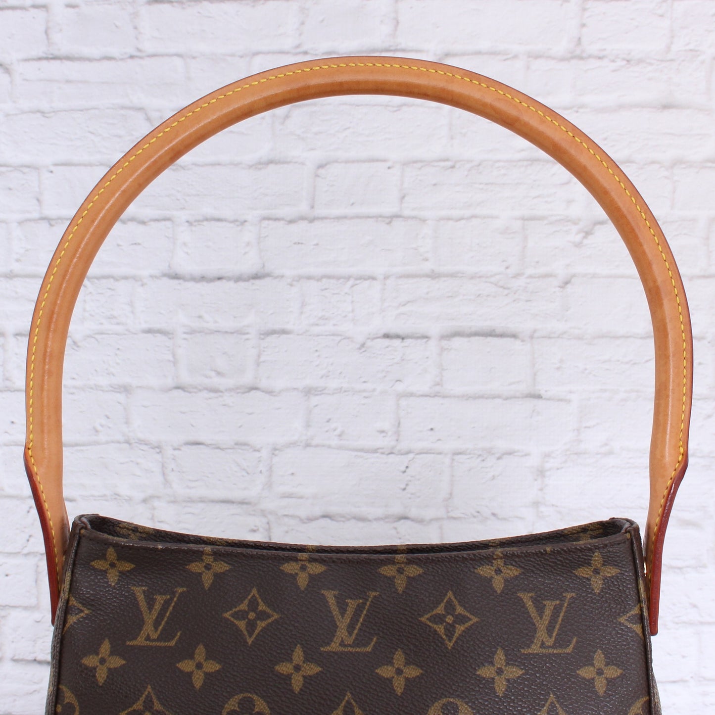 Louis Vuitton Looping MM Shoulder Bag Monogram