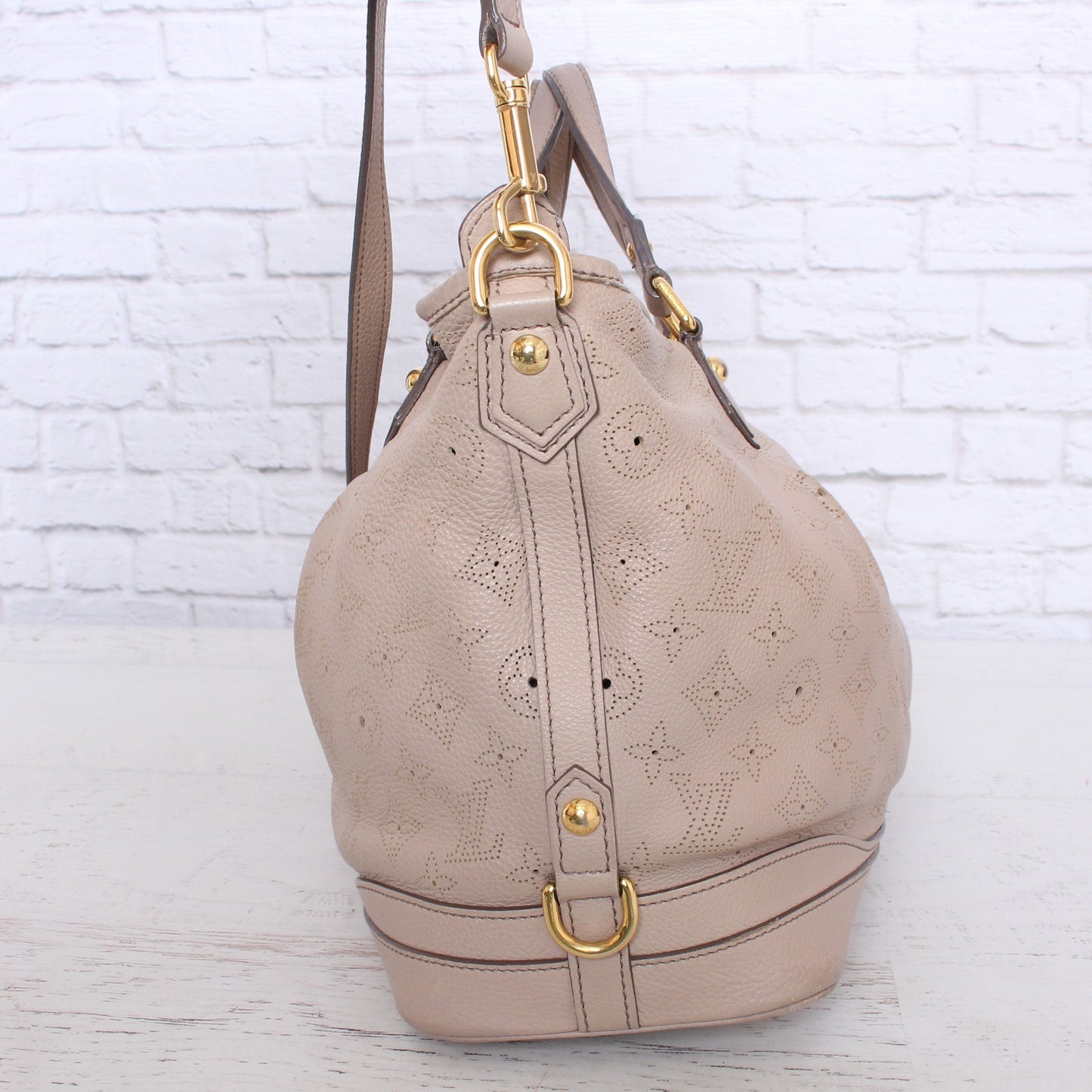 Louis Vuitton Stella PM Gray Mahina Satchel Shoulder Handbag Purse Leather A3967