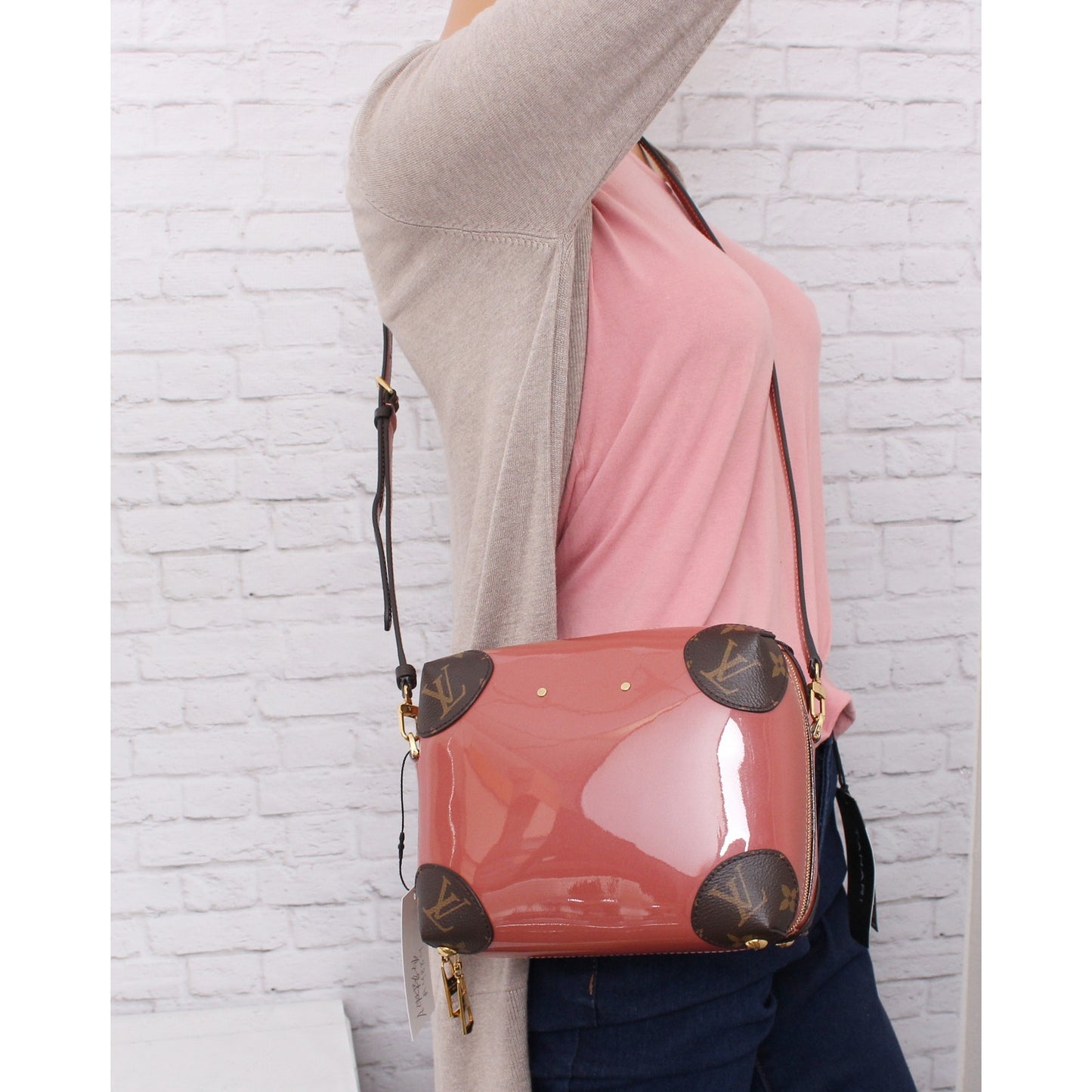 Louis Vuitton Venice Pink Patent Leather Crossbody Shoulder Purse Gold A4884