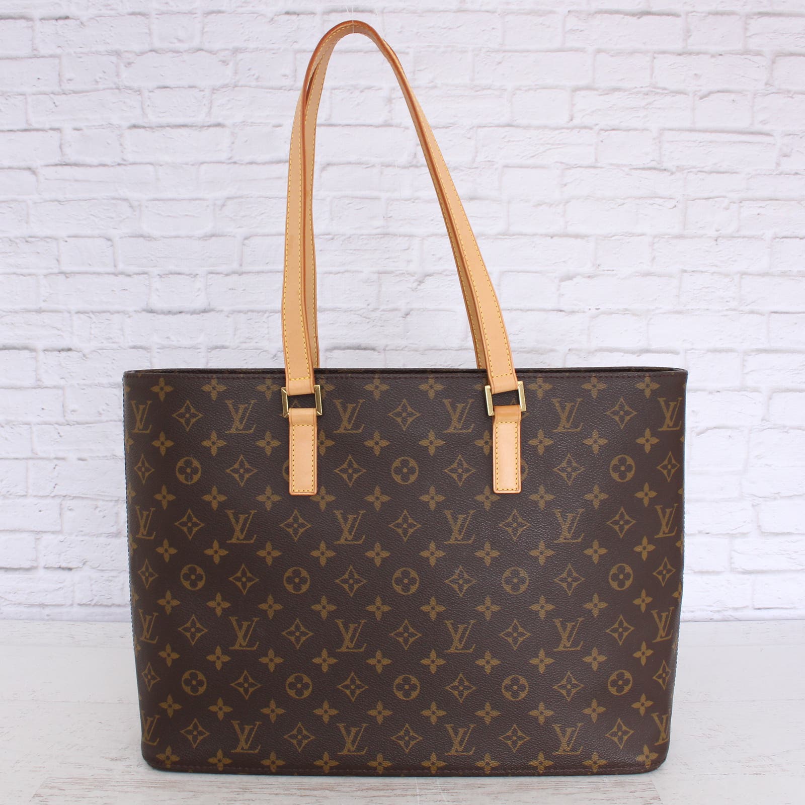 Louis Vuitton Luco Monogram Tote Brown Shoulder Bag Purse Zip Handbag