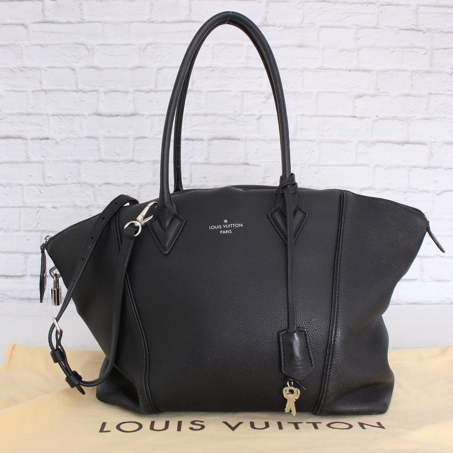 Louis Vuitton Lockit MM Black Calfskin Leather LV Shoulder & Crossbody